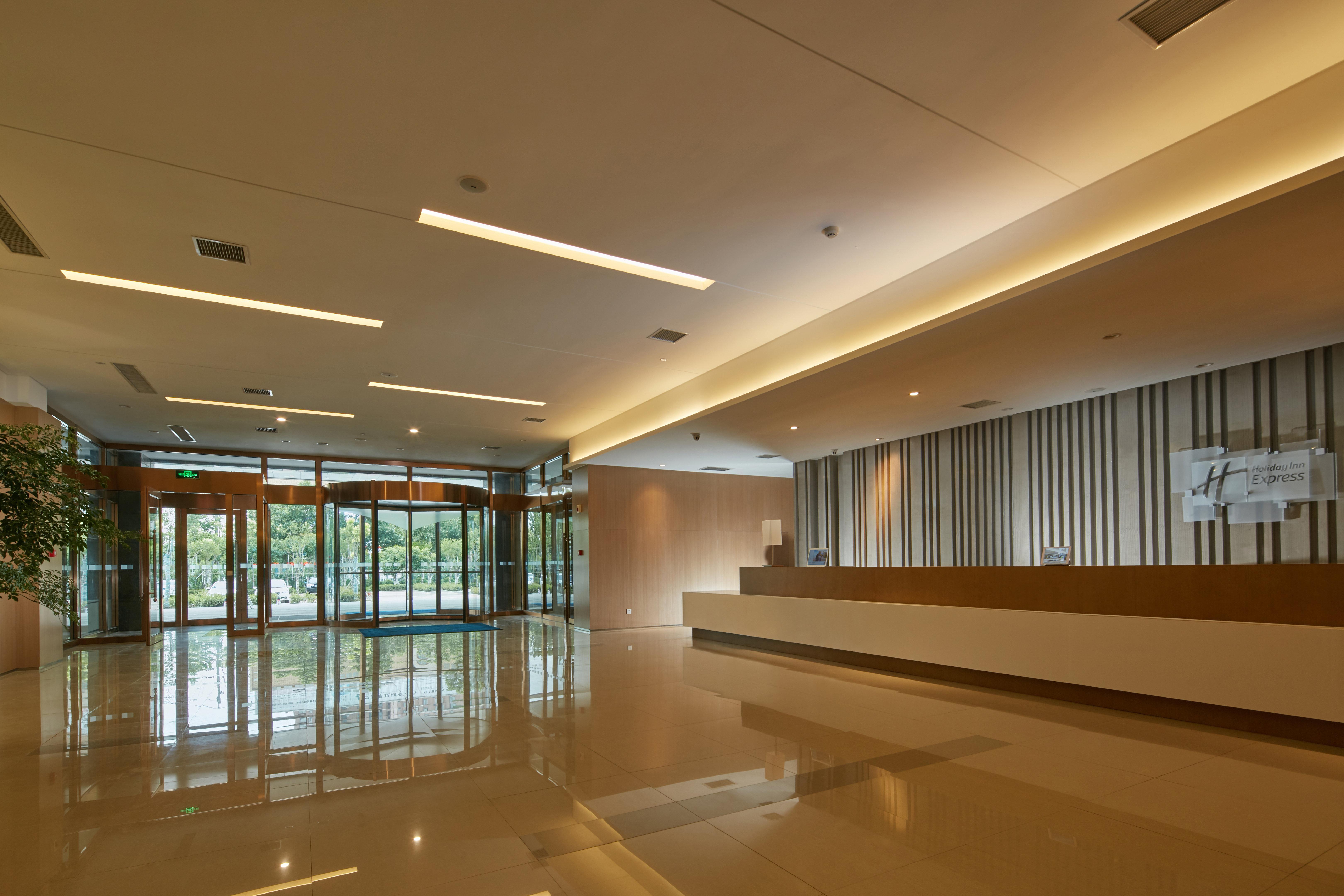 Holiday Inn Express Luoyang Yichuan By Ihg Exterior photo